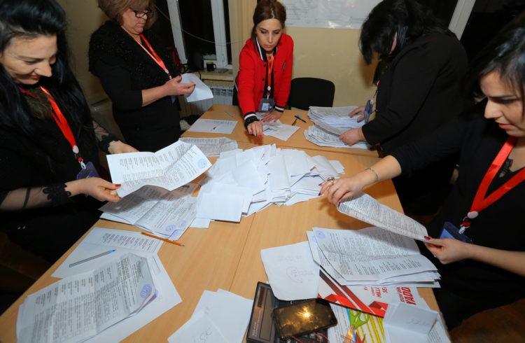 Parlament seçkilərinə xarici deputatlar nə deyib müsbət rəy veriblər?