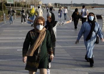 Kütləvi məzarlıq görüntülərinin yayıldığı İran koronavirusla mübarizə üçün nə edir?