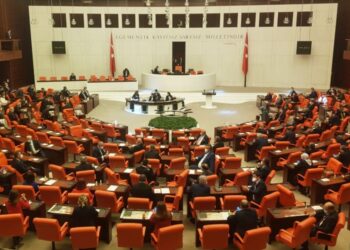 Türkiyə parlamenti sosial medianı tənzimləyən qanun layihəsini qəbul edib