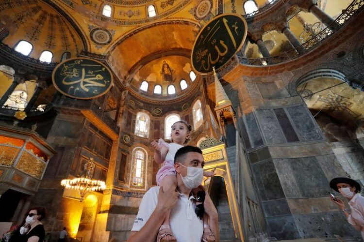 Ayasofyanın muzeydən məscidə çevrilməsi ilə bağlı qərar verilib
