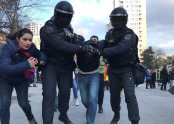 Human Rights Watch deyir ki, Azərbaycanda müxalifətə amansız təzyiq var