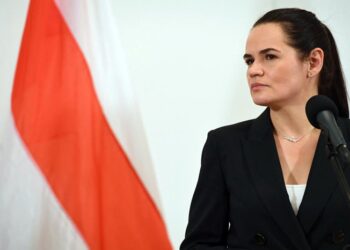 Tixanovskaya “xoşluqla” gedəcəyi halda Lukaşenkonun təhlükəsizliyinə zəmanət verir