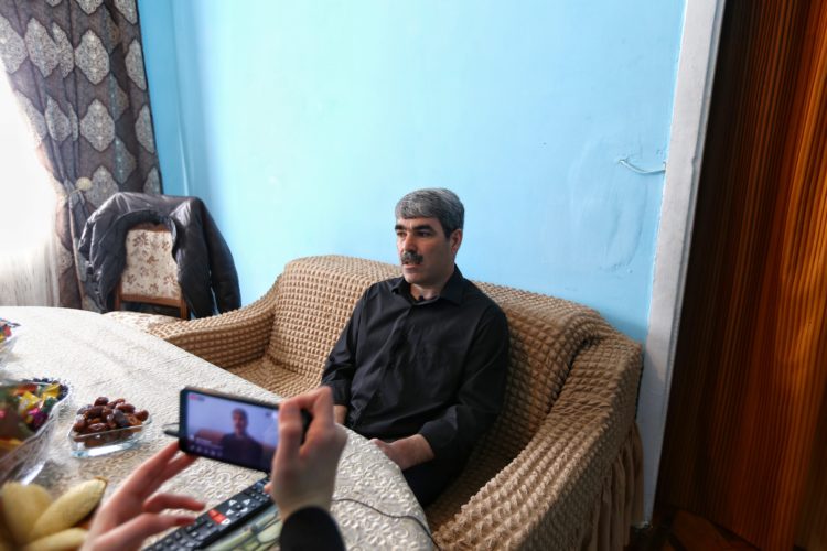 Babək Həsənli azadlıqda! Evindən FOTOREPORTAJ