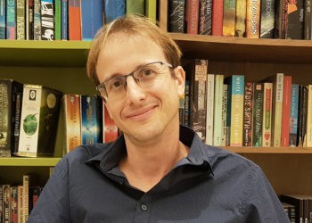 Necə oldu ki, proqramçı Mayk Omer 4 il ərzində bestseller yazıçı oldu?