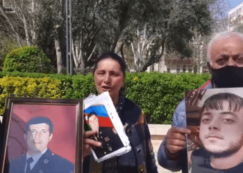 İtkin düşmüş hərbçilərin ailələri etiraz edir: Prezident bizi niyə qəbul etmir?