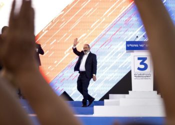 Peskov deyir ki, Paşinyanın partiyası inamlı qələbə qazanıb