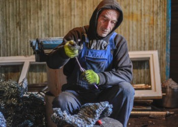 Gürcüstanın jartiləri – metal yığanlar nə qədər və necə qazanır?