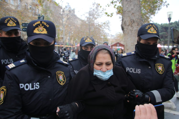 Saleh Rüstəmova azadlıq tələbi ilə keçirilən aksiyadan FOTOREPORTAJ