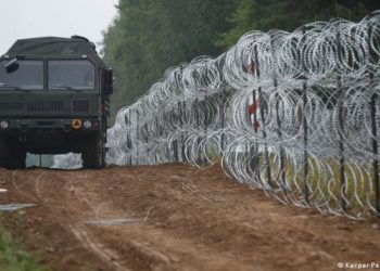 Polşa Belarusla sərhəddə 395 milyon dollarlıq divar tikir
