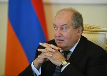 İstefa vermiş Ermənistan prezidentinin xarici vətəndaşlığı məlum olub