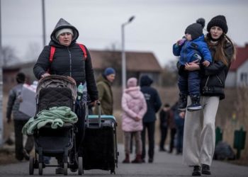 Britaniya ukraynalı qaçqınlara viza rejimini asanlaşdırıb