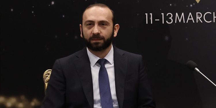 Mirzoyan: “Ermənistan Türkiyə ilə sərhədi açmağa hazırdır”