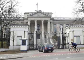Polşa 45 rus diplomatı ölkədən təcili çıxarır