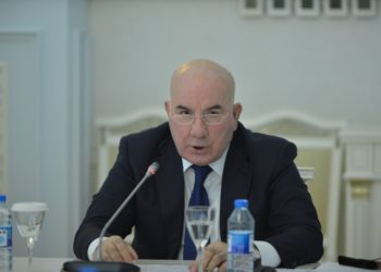 Elman Rüstəmov vəzifəsindən azad edildi
