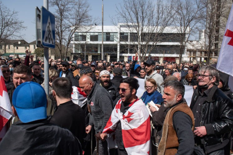Gürcüstanda jurnalistlərə hücum edənlərə hökm oxunub