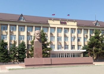 Dağıstanda Ukraynanı dəstəkləyən məktəbli üzr istəməyə məcbur edilib