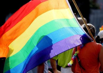 Tbilisidə 30-a yaxın kişi transgender qadınlara hücum edib
