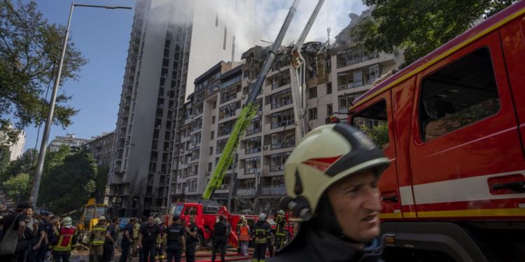 Rusiya Kiyevi Xəzərdən bombalayır