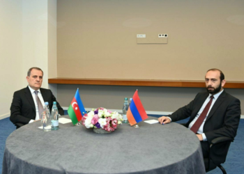 Armenian and Azerbaijani Foreign Ministers hold first bilateral meeting