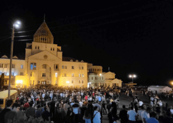 Arayik Arutyunyanın 9 saat çəkən müşavirəsində nə danışılıb?