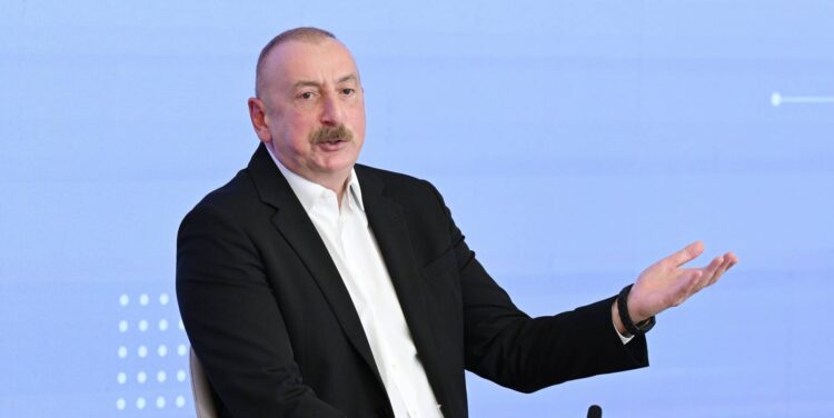 İlham Əliyevə bir dənə də olsun tənqidi sual verilməyib. Şuşadakı Media Forumundan yalnız sualları təqdim edirik
