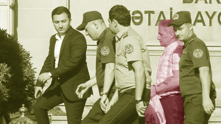 Ələsgər Məmmədli məhkəməyə qədər 2 saat əlləri arxadan qandallı saxlanıb